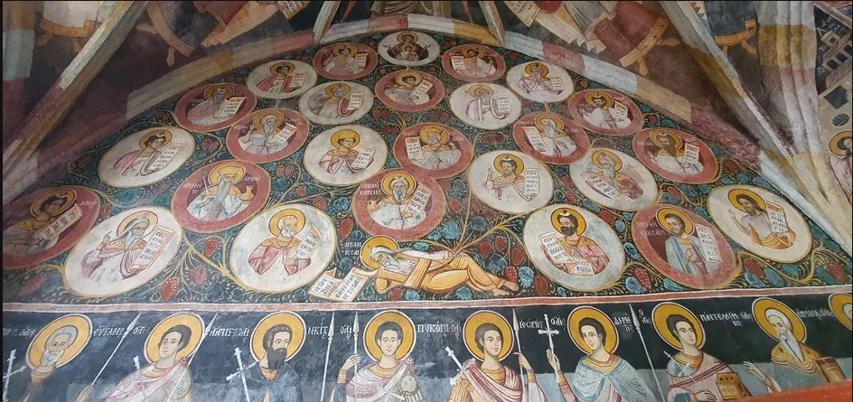 Фреске светитеља у манастирској цркви